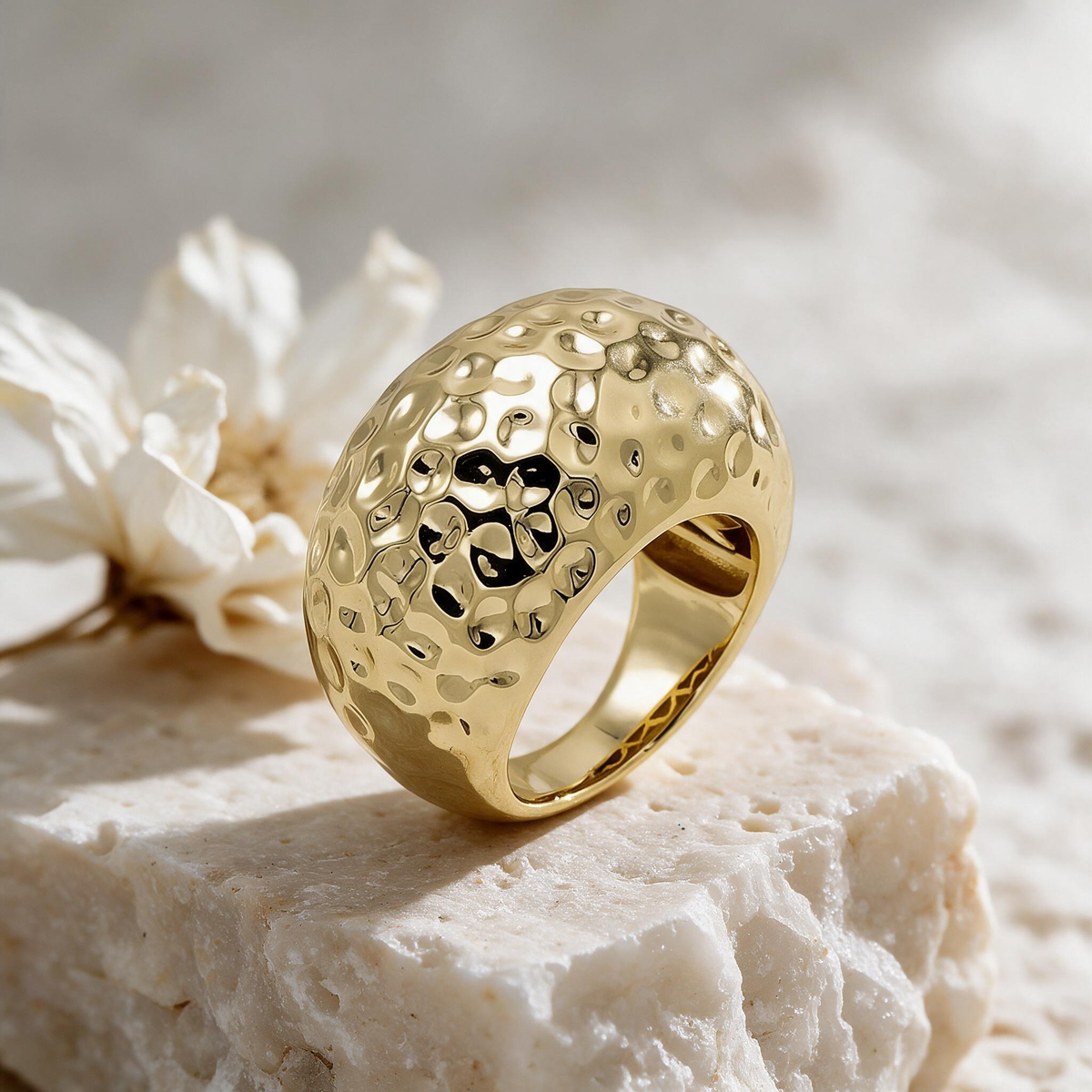 ✨ Cocktail Ring | Hammered Gold-Tone | Everyday Elegance for Her